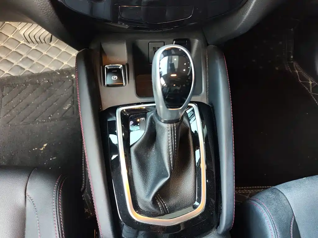 Nissan Qashqai — фото 18