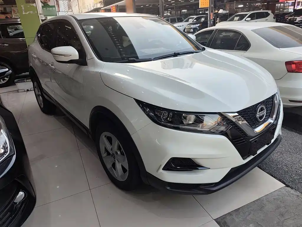 Nissan Qashqai — фото 8