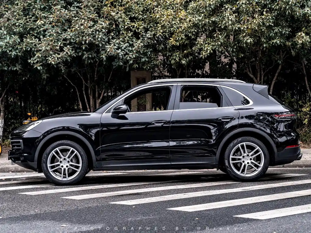 Porsche Cayenne — фото 2