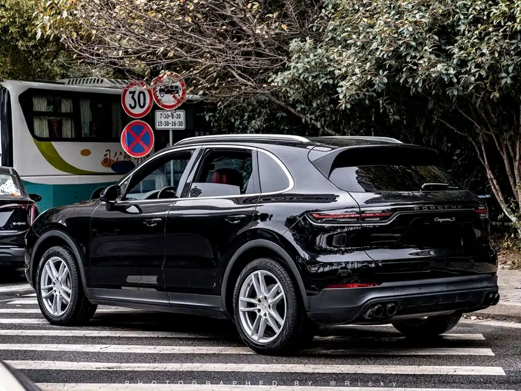 Porsche Cayenne — фото 13