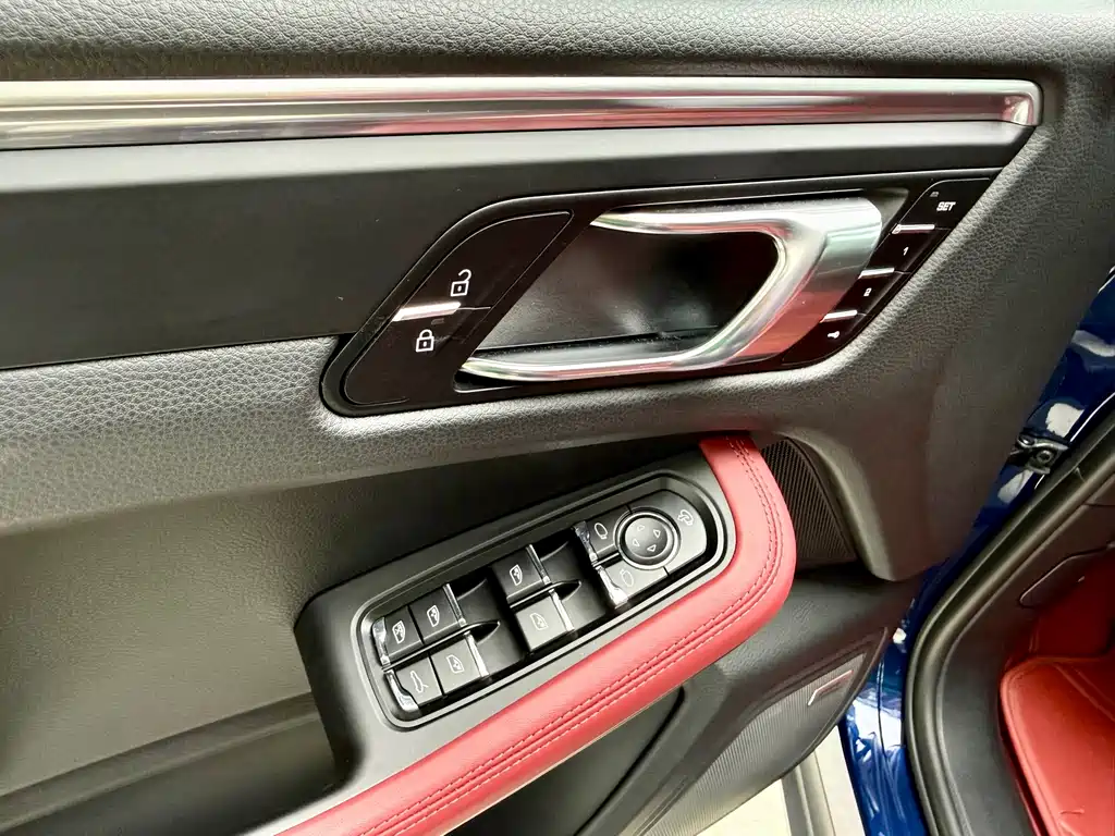 Porsche Macan — фото 21