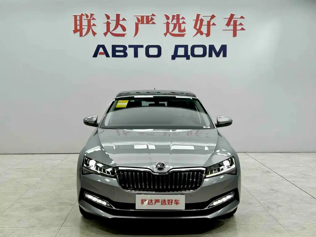 Skoda Superb — фото 2