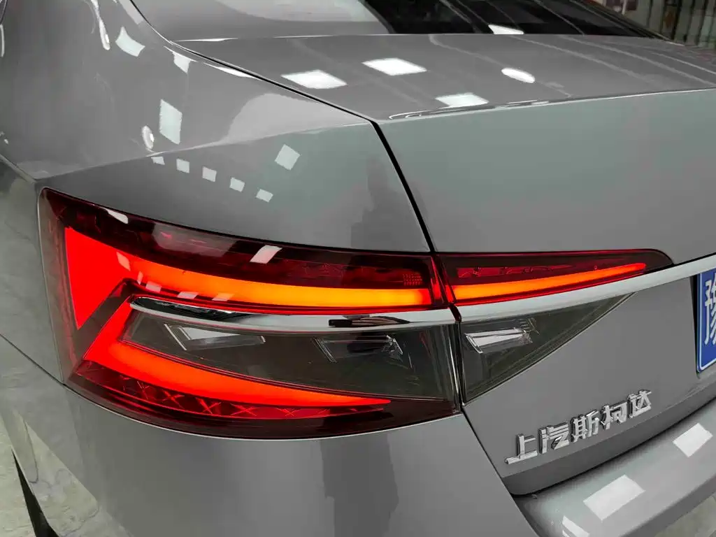 Skoda Superb — фото 24