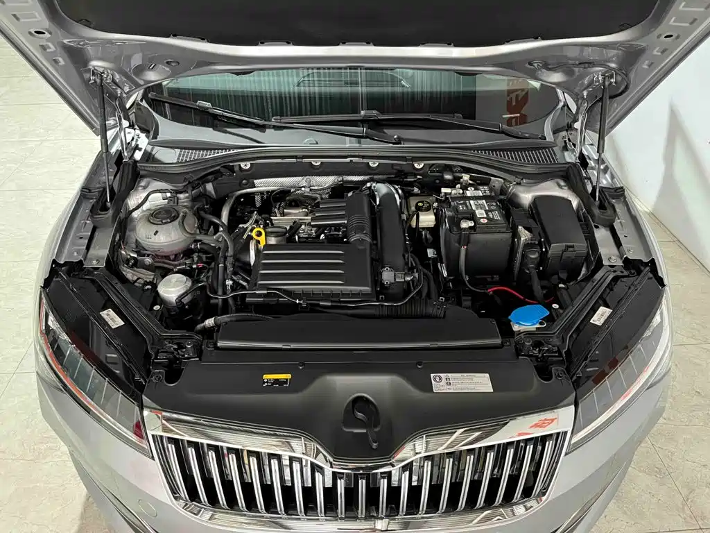 Skoda Superb — фото 26