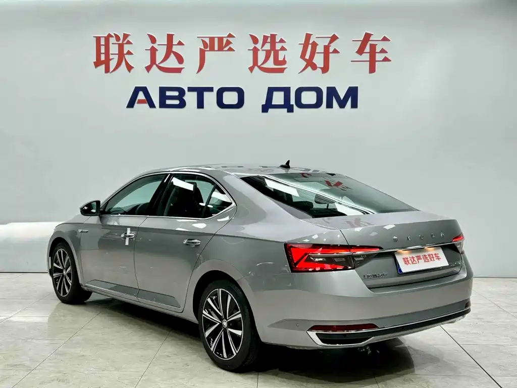 Skoda Superb — фото 4