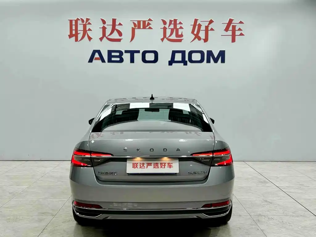 Skoda Superb — фото 5