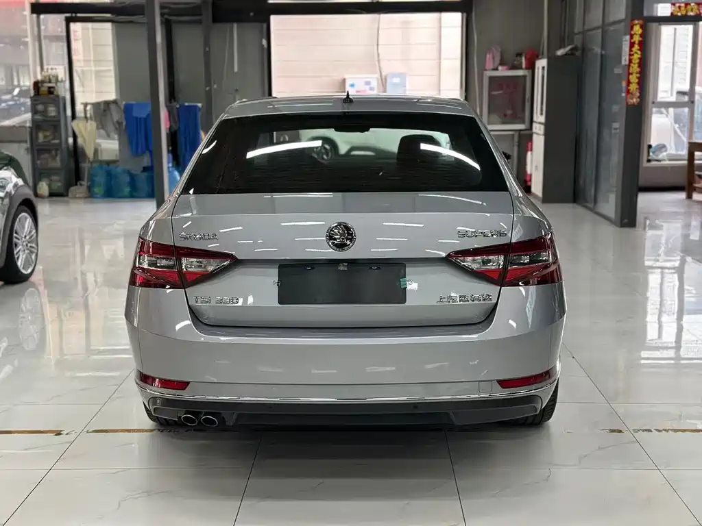 Skoda Superb — фото 6