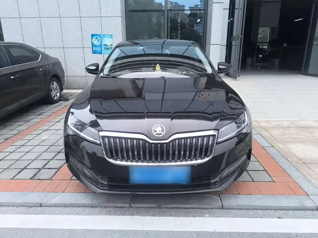 Skoda Superb — фото 2