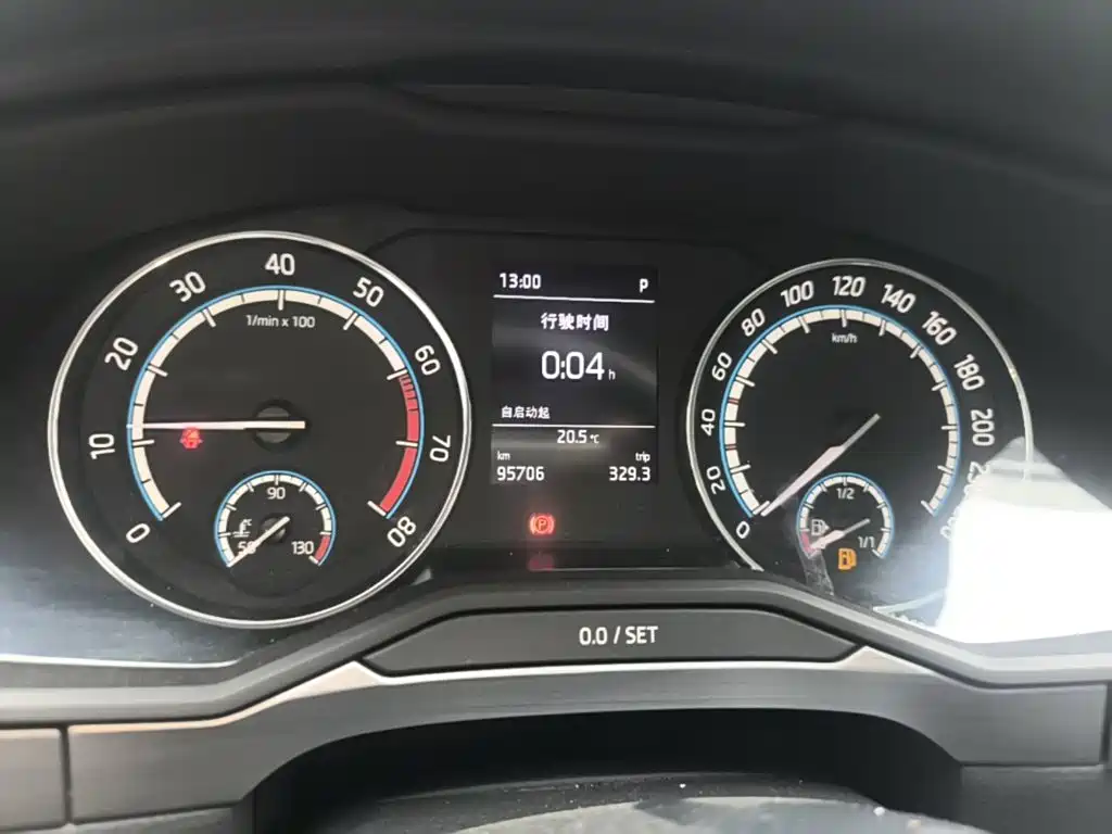 Skoda Superb — фото 11