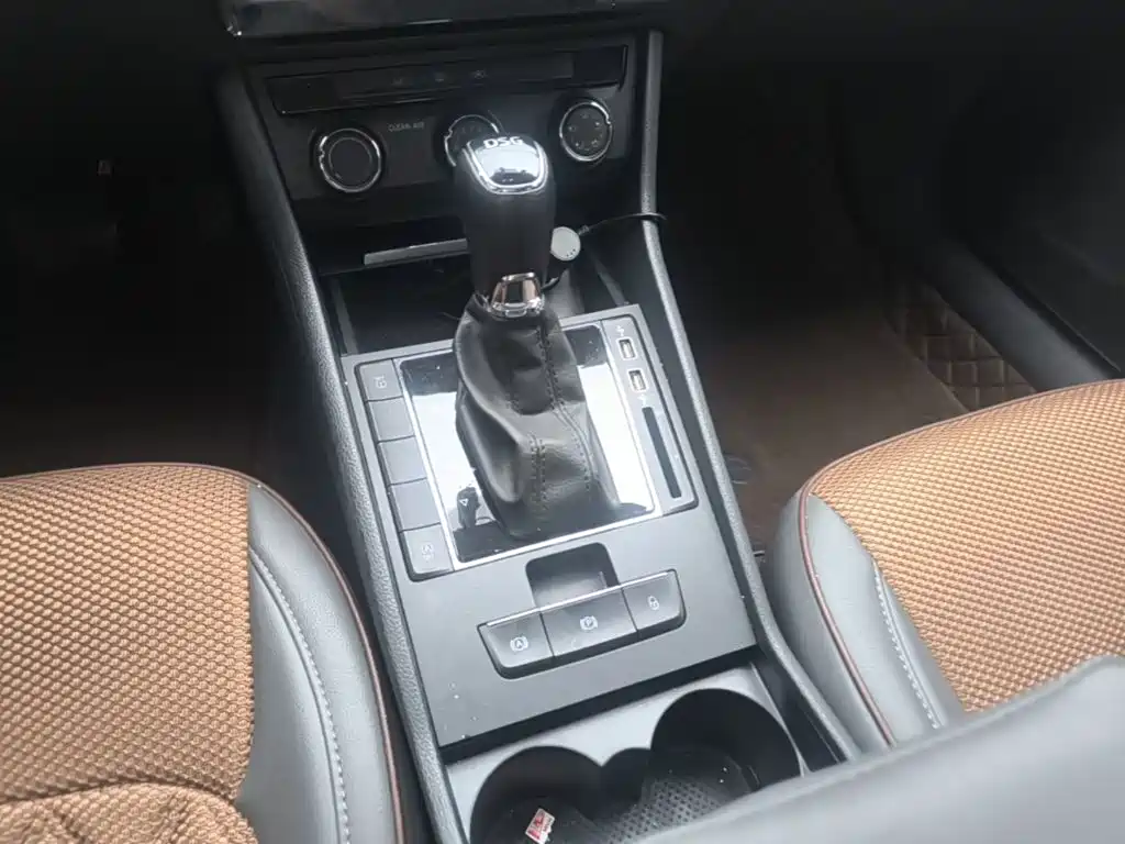 Skoda Superb — фото 13