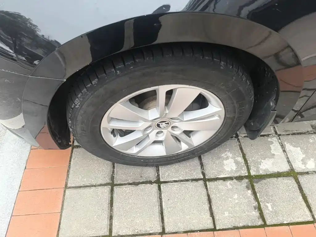Skoda Superb — фото 22