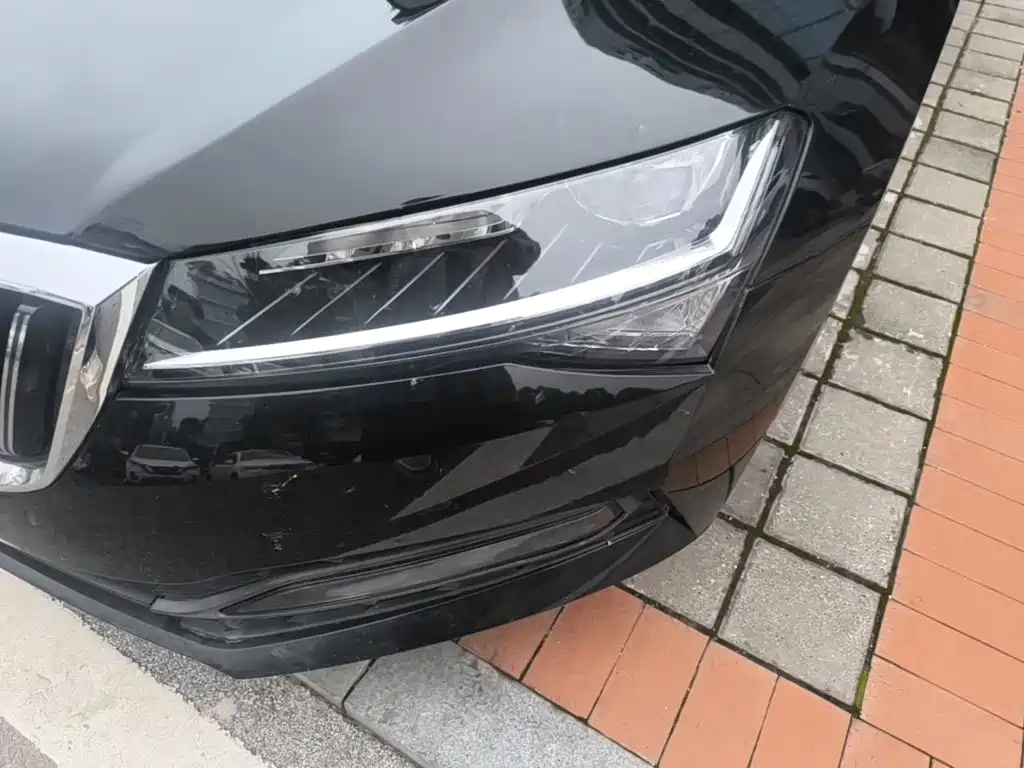 Skoda Superb — фото 23