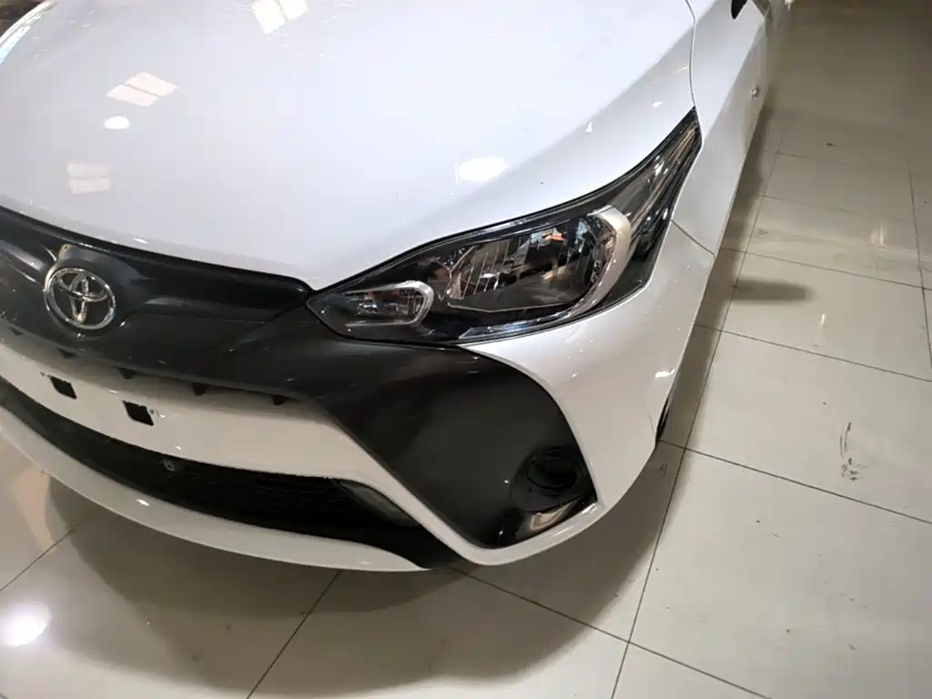 Toyota Yaris L — фото 23