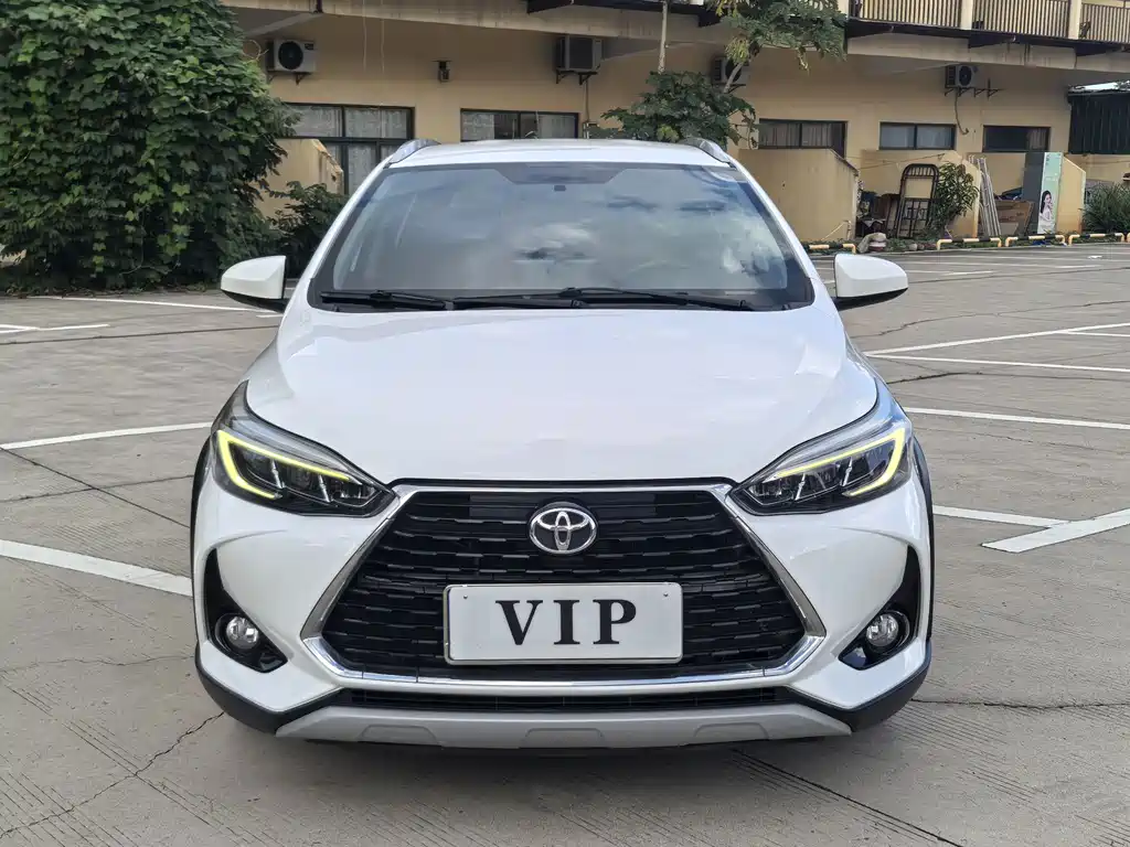 Toyota Yaris L — фото 3