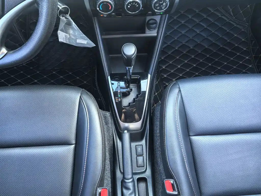Toyota Yaris L — фото 22