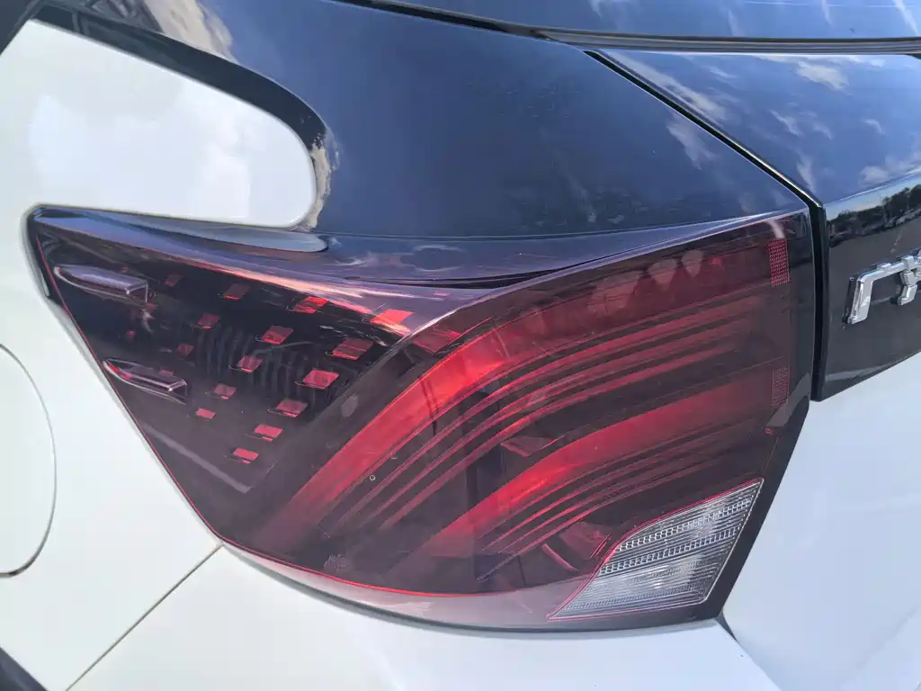 Toyota Yaris L — фото 29