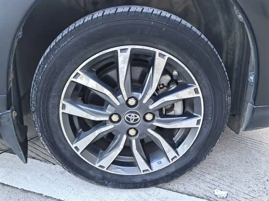Toyota Yaris L — фото 30