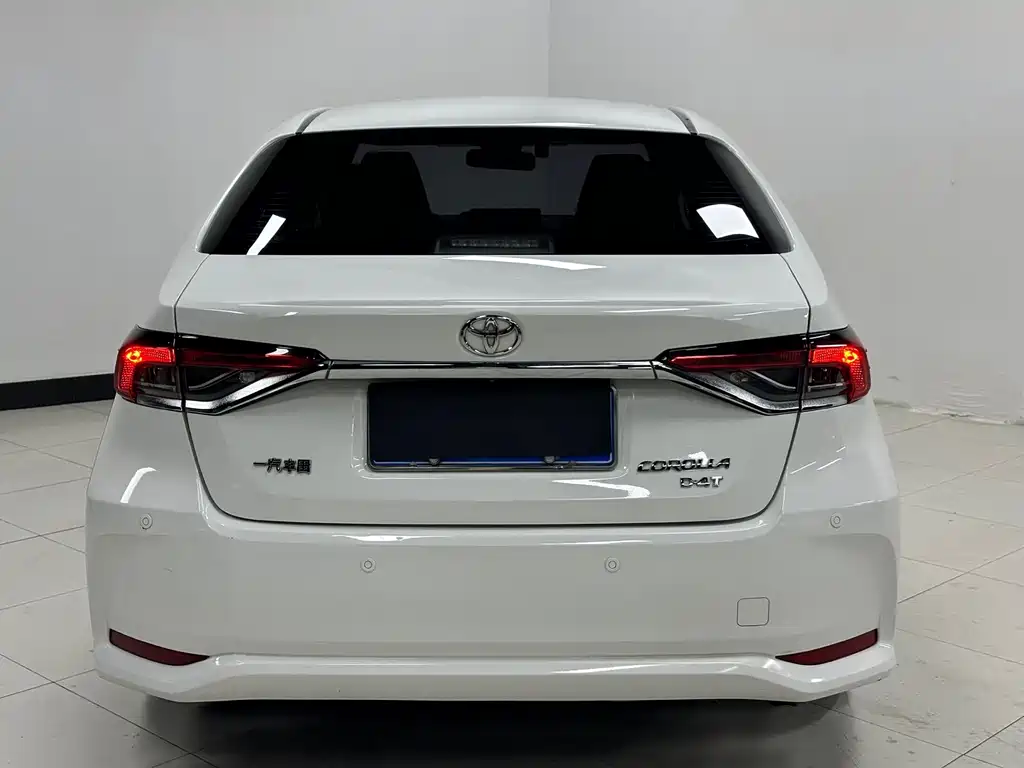 Toyota Corolla — фото 6