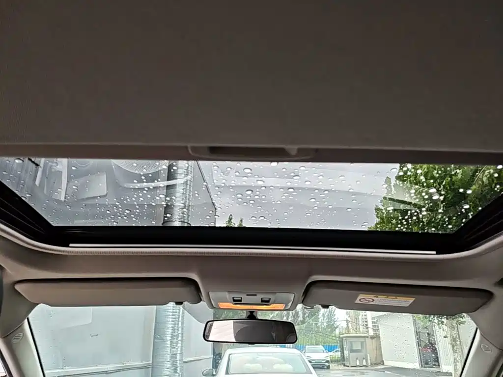 Toyota RAV4 — фото 17