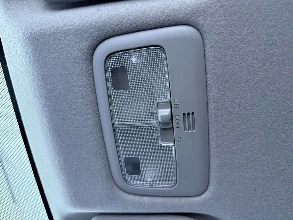 Toyota Yaris L — фото 14