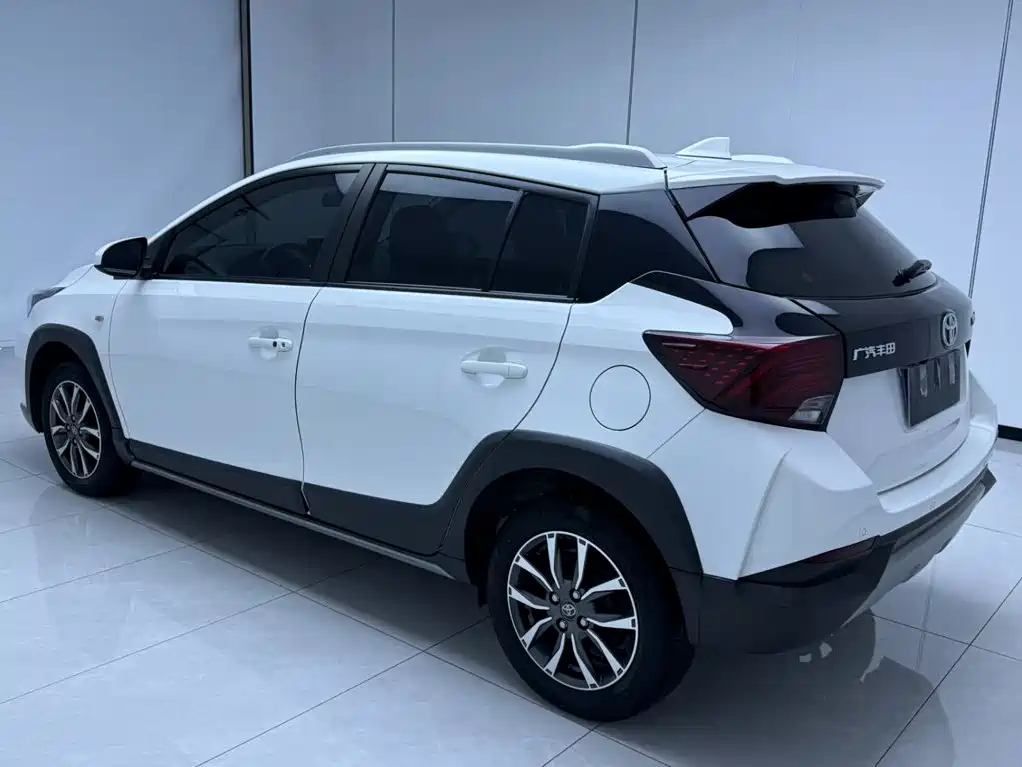 Toyota Yaris L — фото 6