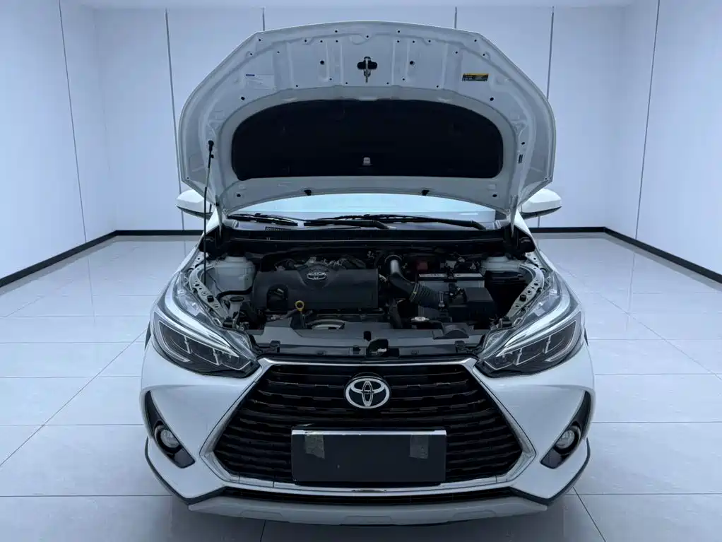 Toyota Yaris L — фото 7