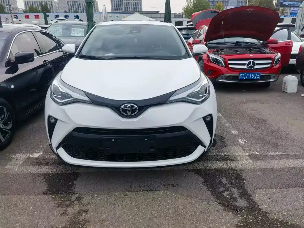 Toyota C-HR — фото 2