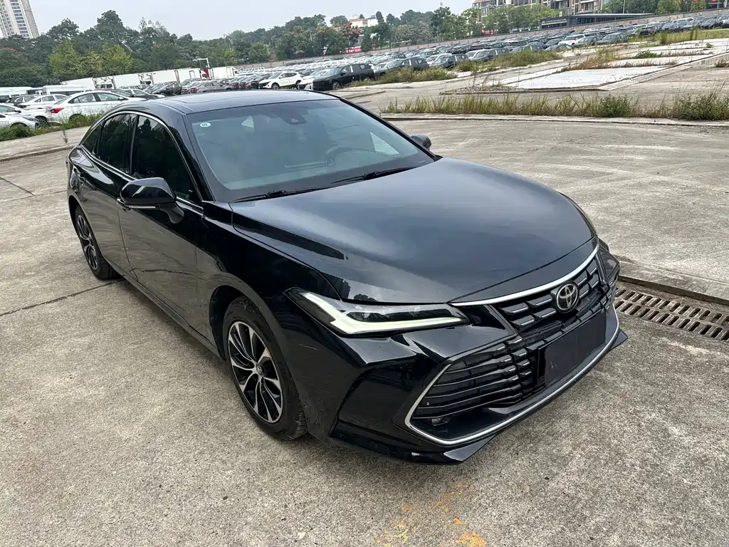 Toyota Avalon — фото 2