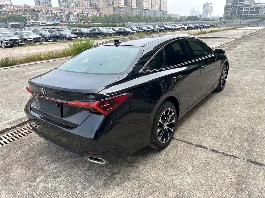 Toyota Avalon — фото 11