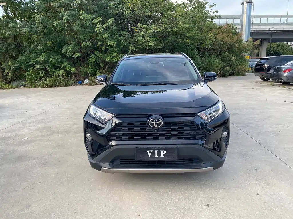 Toyota RAV4 — фото 2