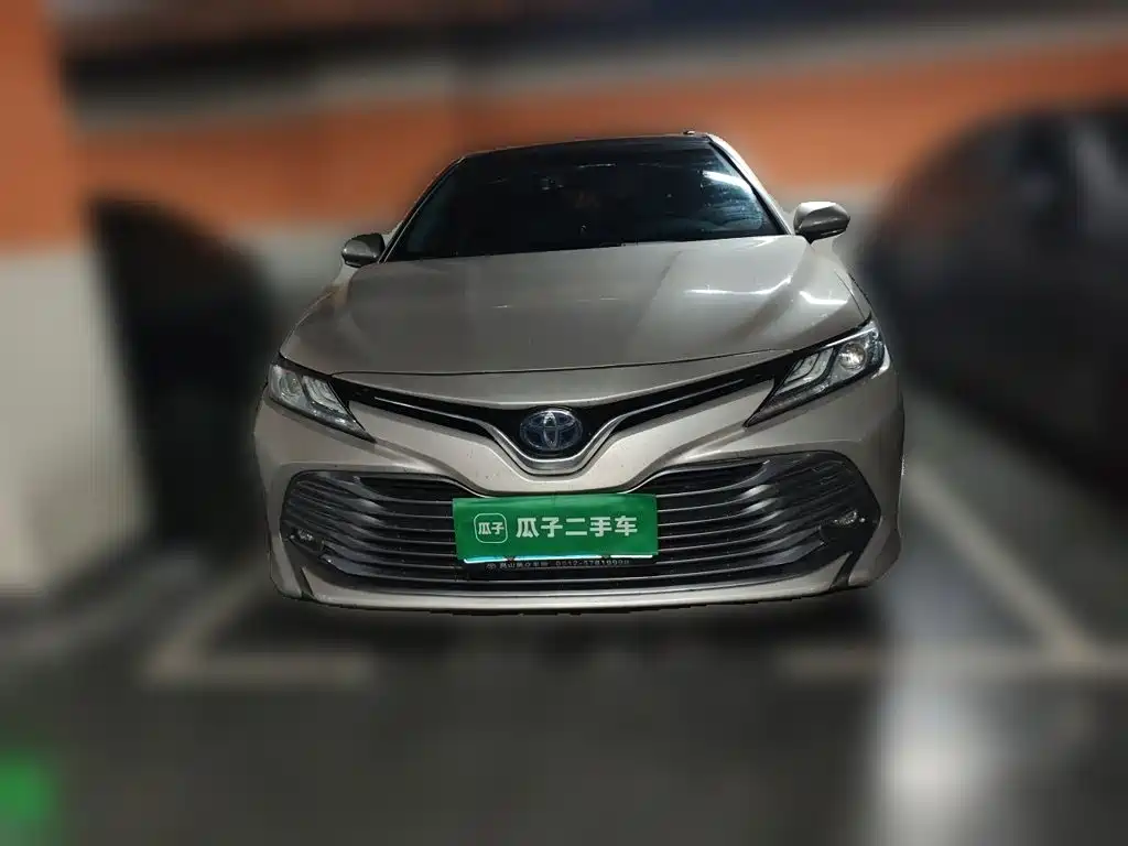 Toyota Camry — фото 2