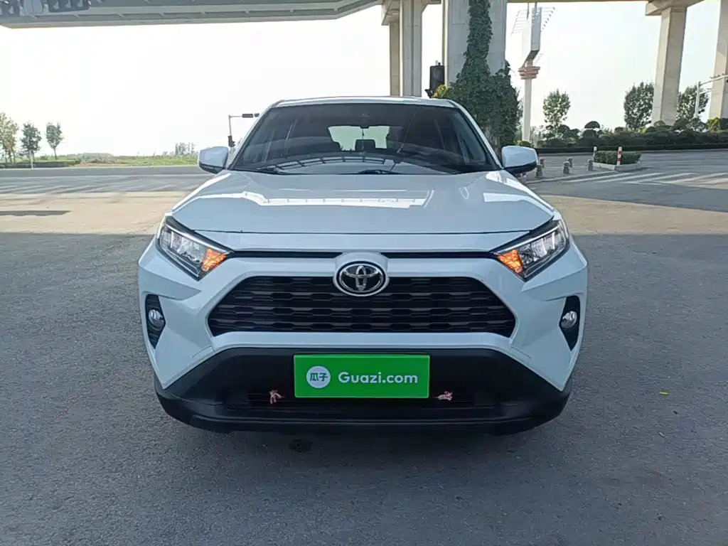 Toyota RAV4 — фото 2