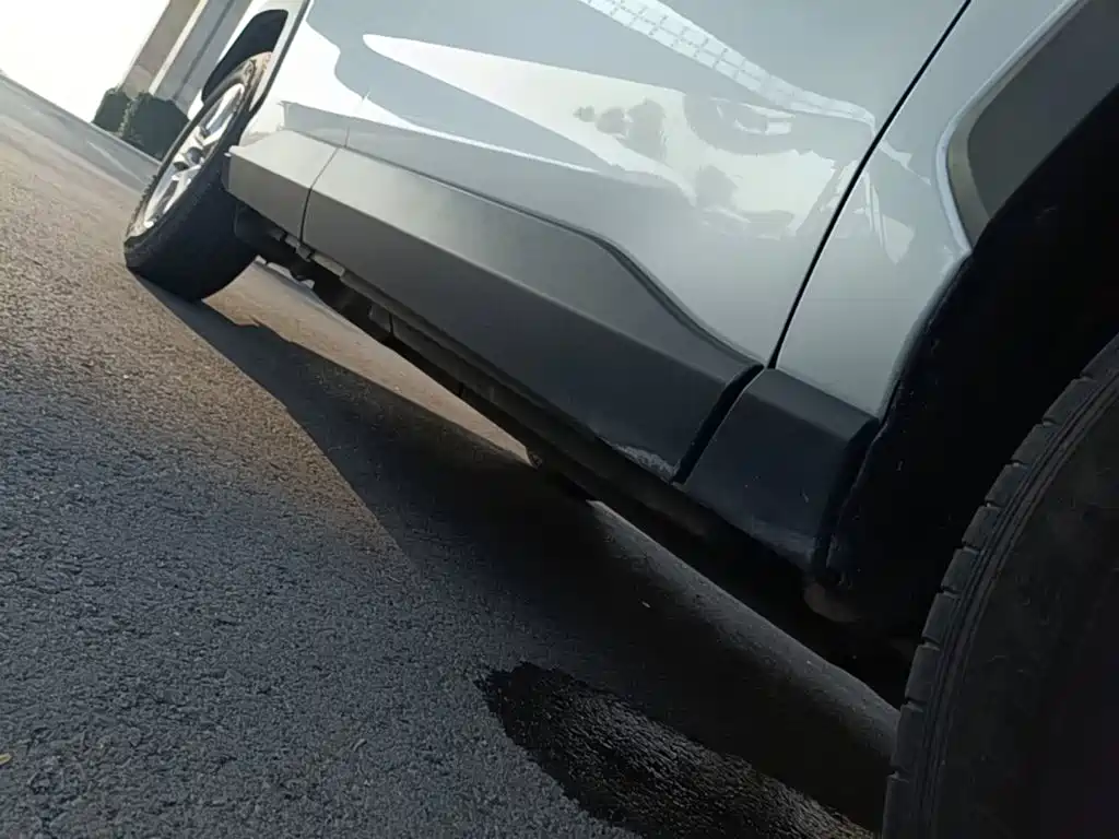 Toyota RAV4 — фото 18