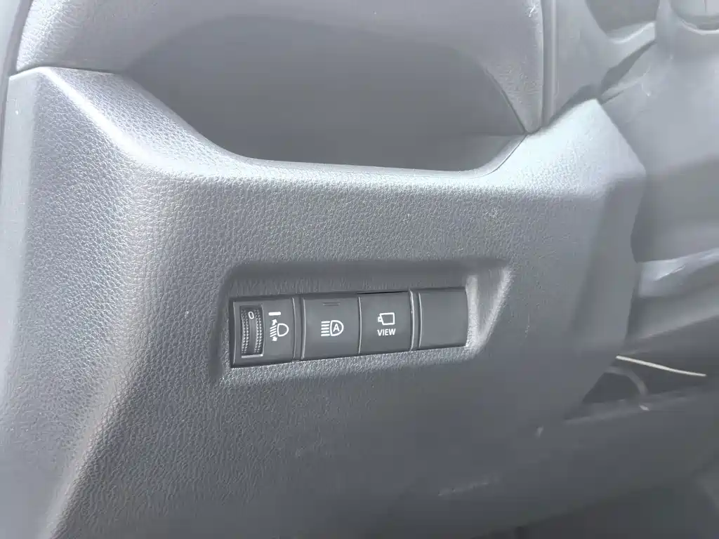 Toyota RAV4 — фото 9