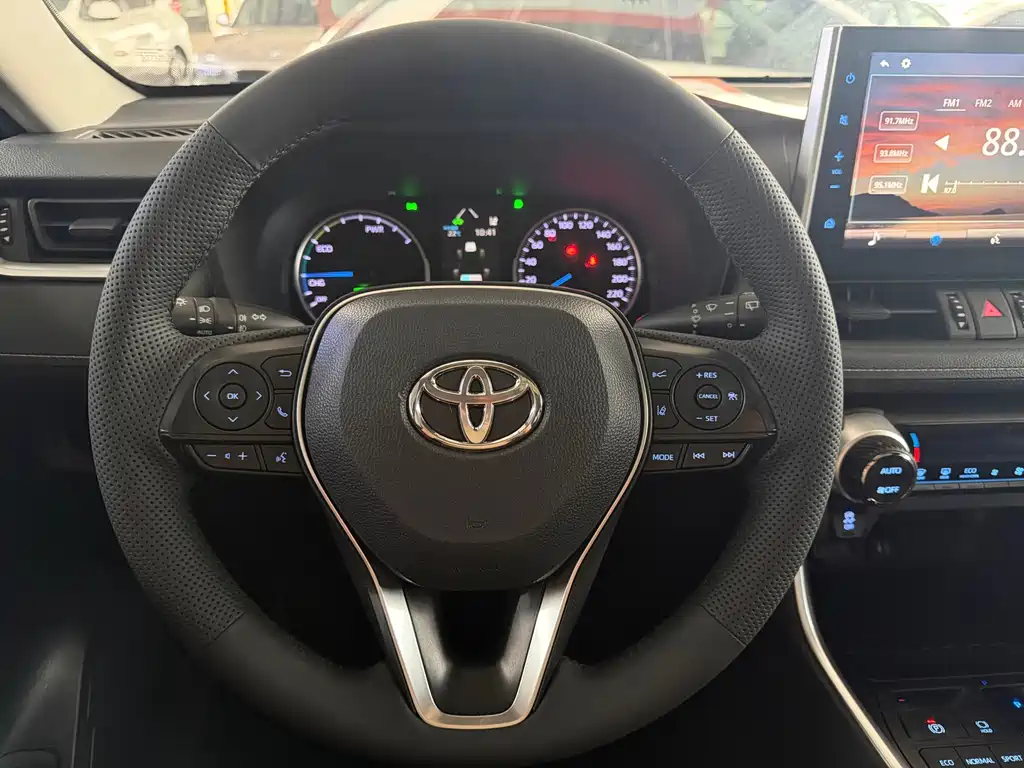 Toyota Wildlander — фото 17