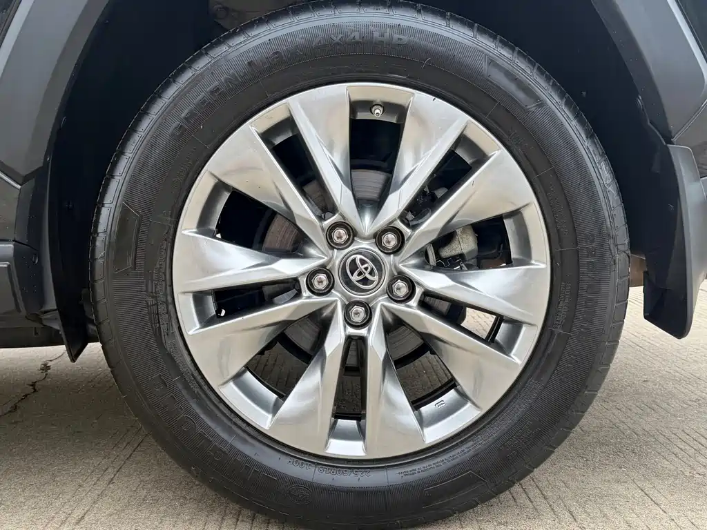 Toyota Wildlander — фото 7