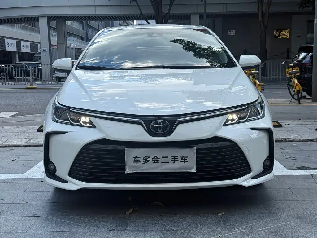 Toyota Corolla — фото 2