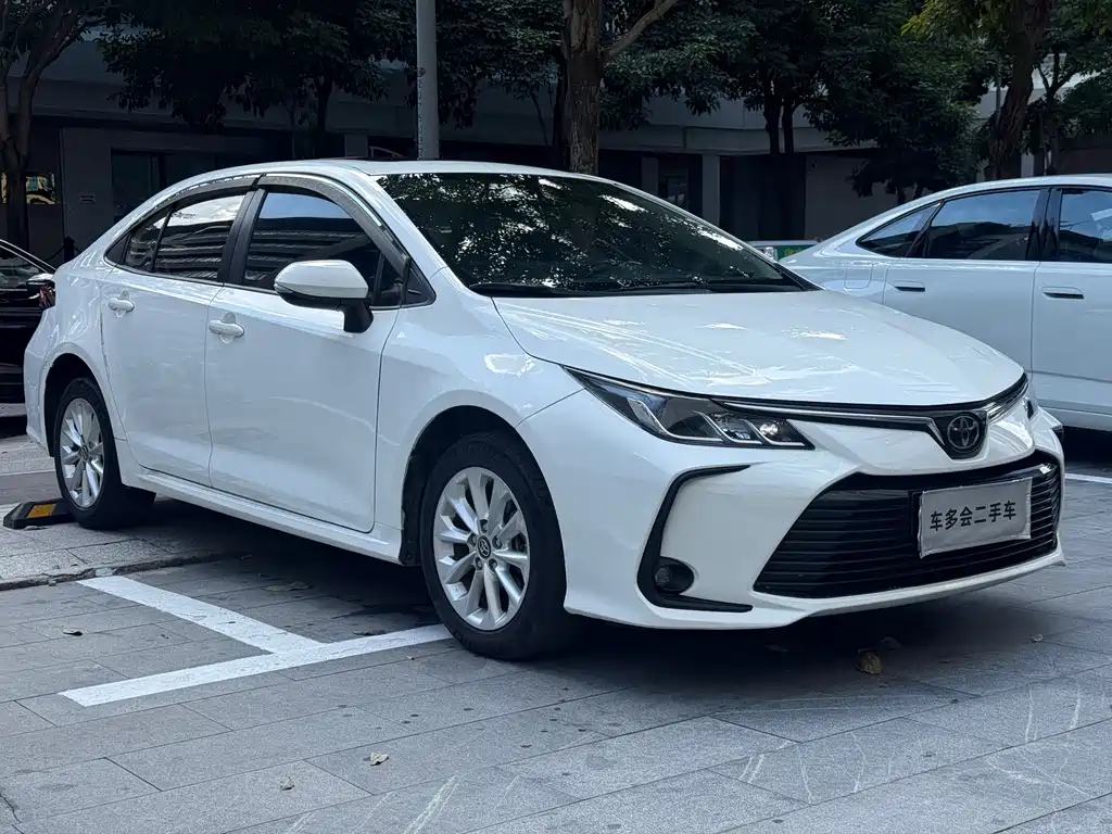 Toyota Corolla — фото 3