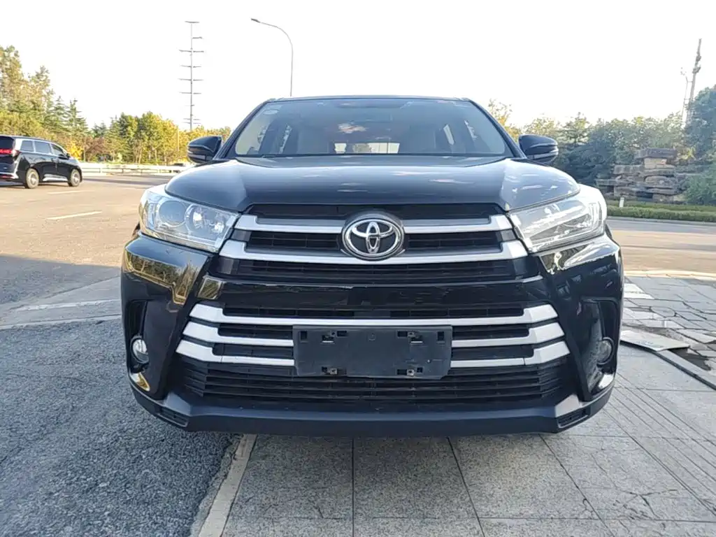 Toyota Highlander — фото 2