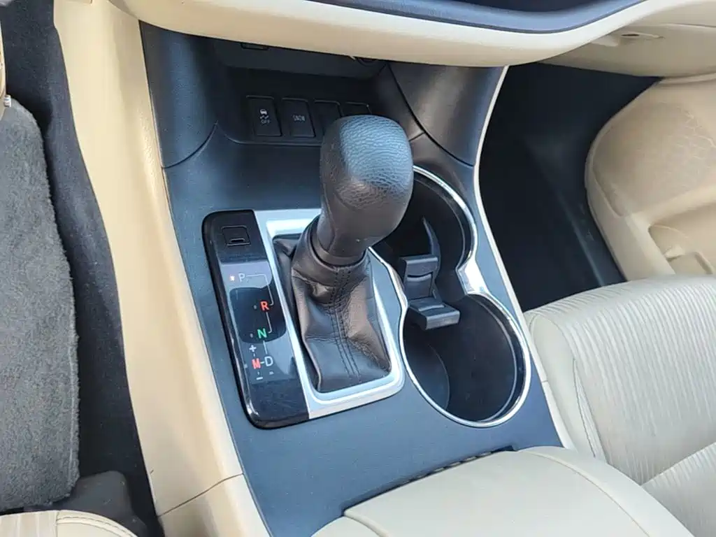 Toyota Highlander — фото 13