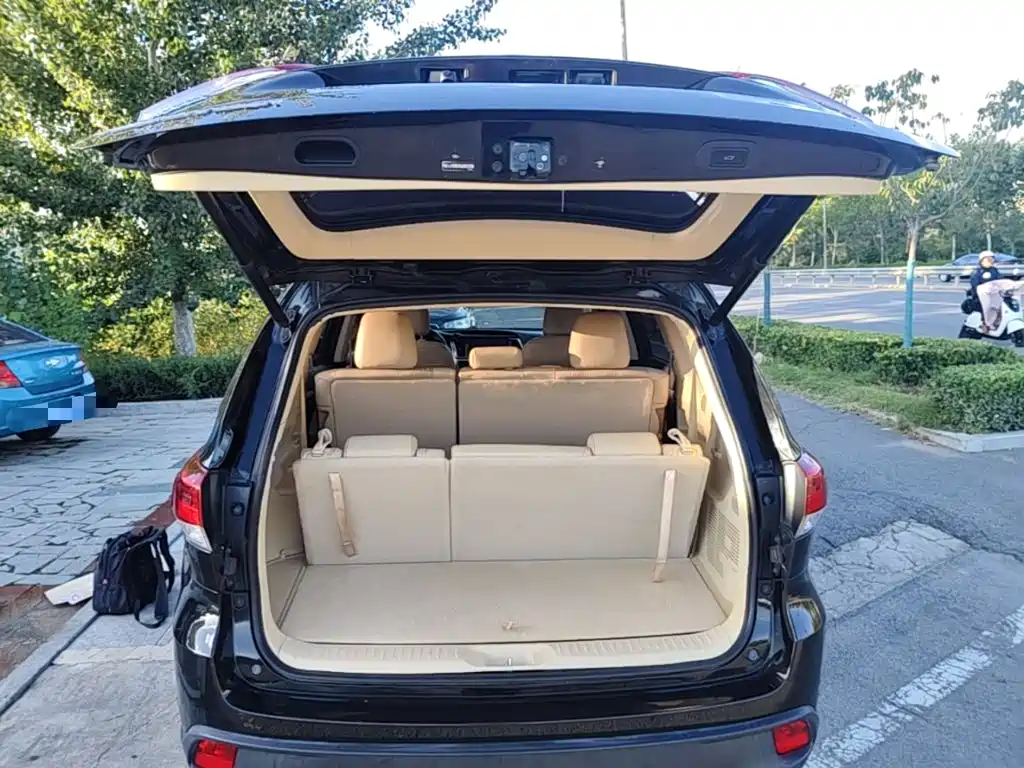 Toyota Highlander — фото 18