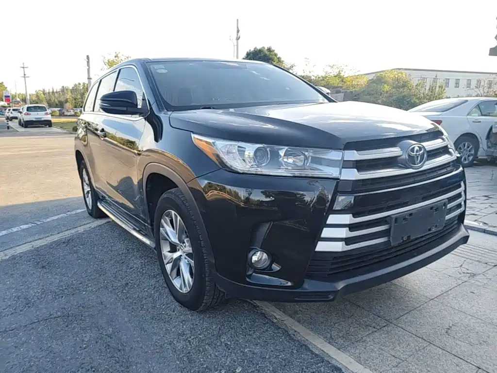 Toyota Highlander — фото 3