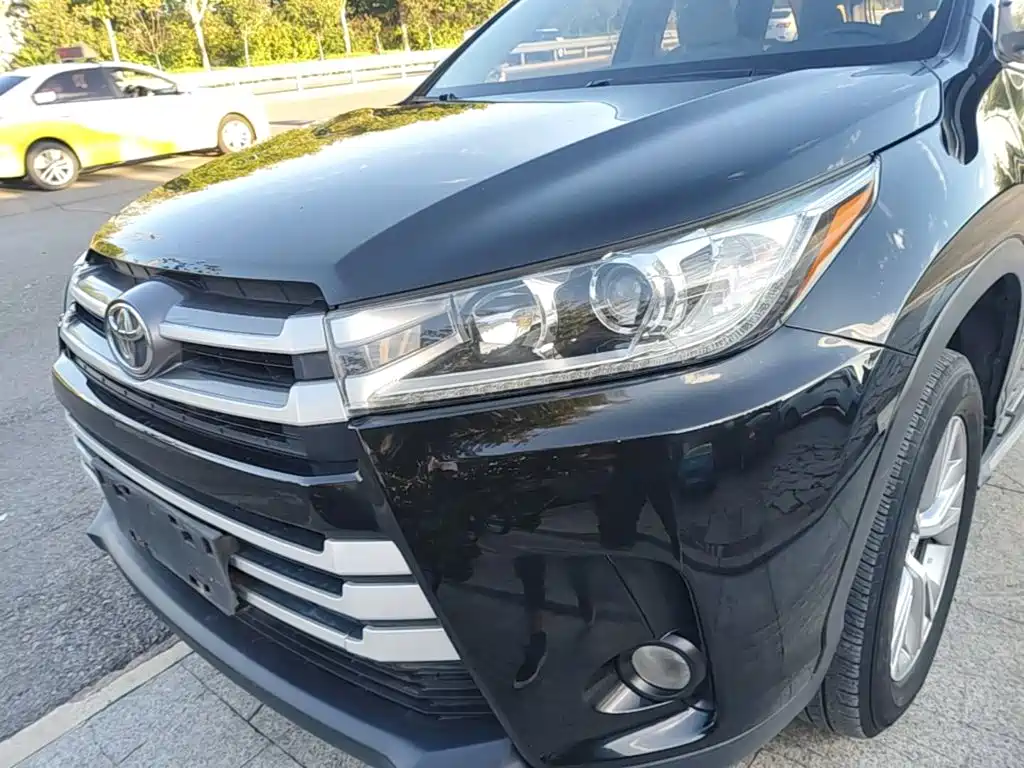 Toyota Highlander — фото 23