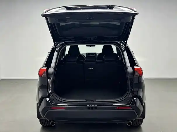 Toyota RAV4 — фото 11