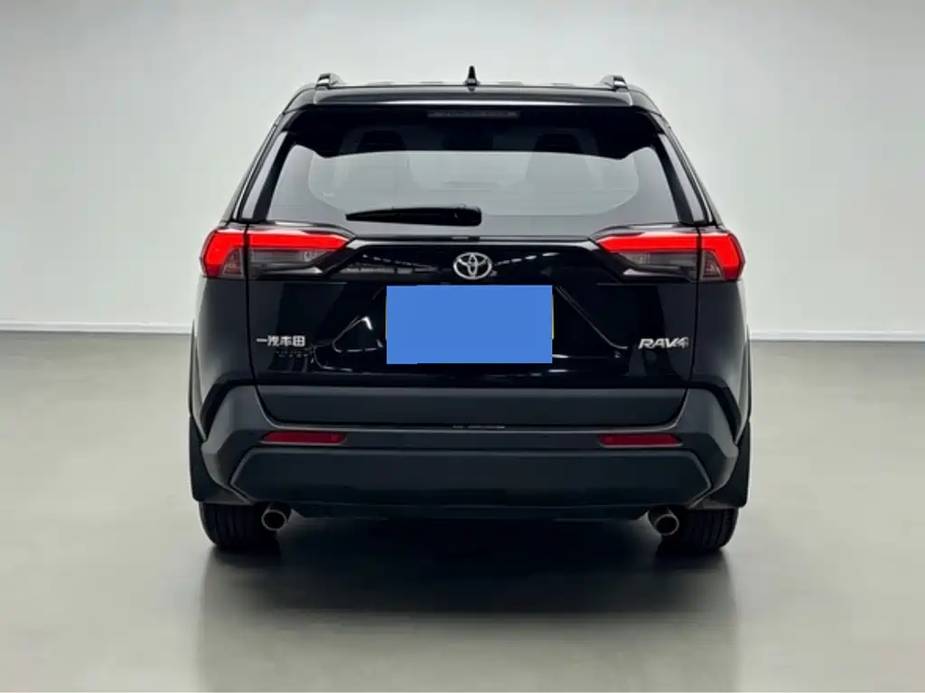 Toyota RAV4 — фото 4