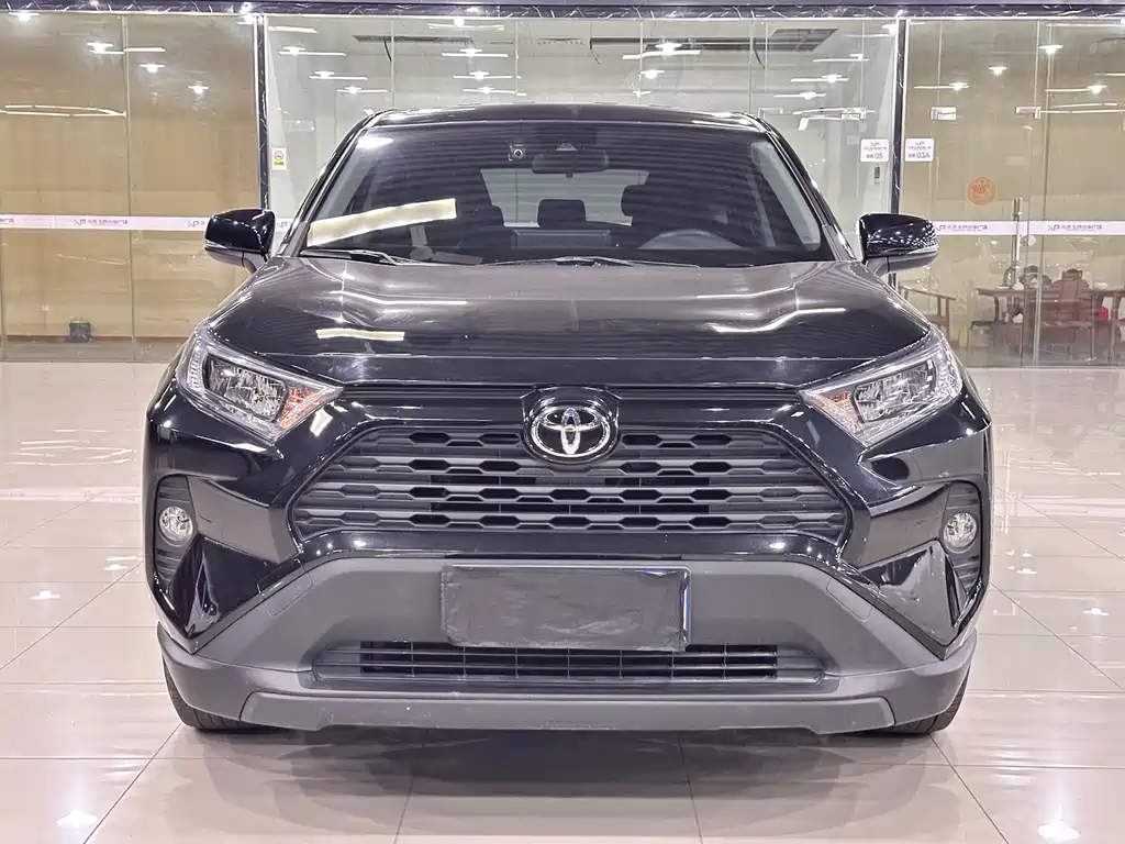 Toyota RAV4 — фото 2