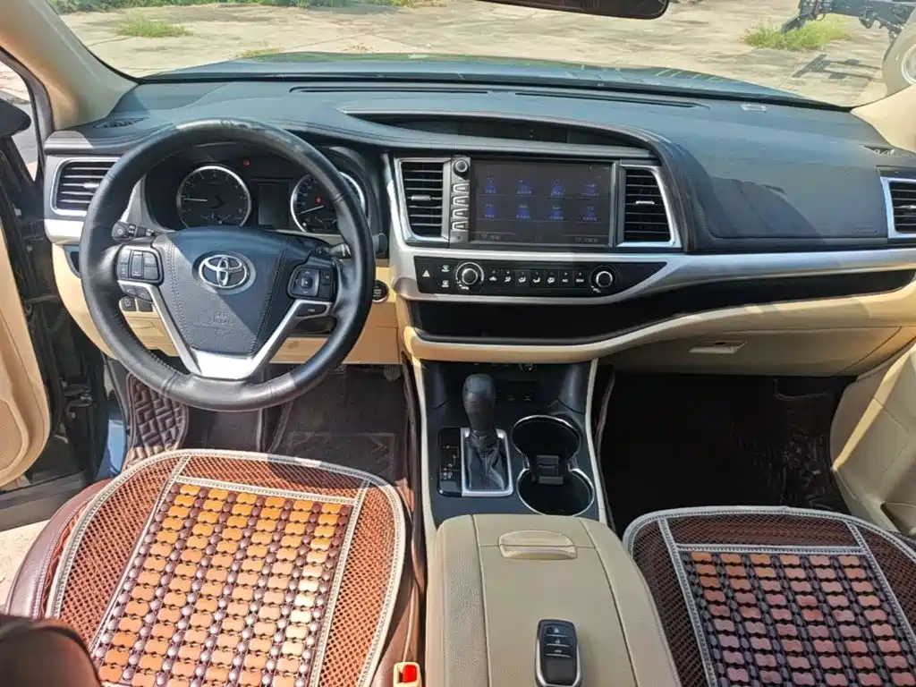 Toyota Highlander — фото 5