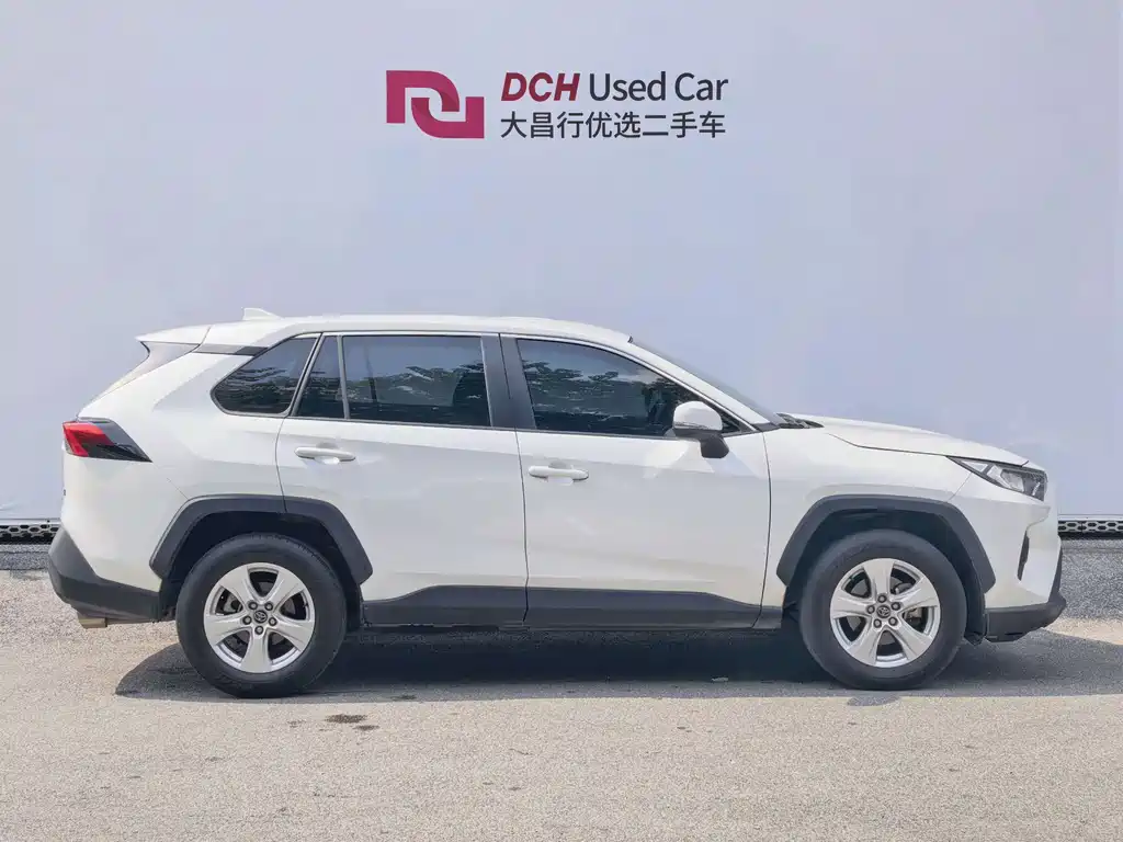 Toyota RAV4 — фото 3