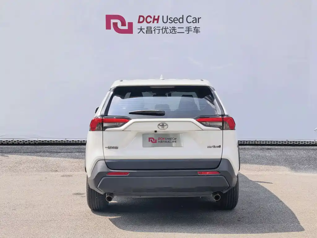 Toyota RAV4 — фото 5