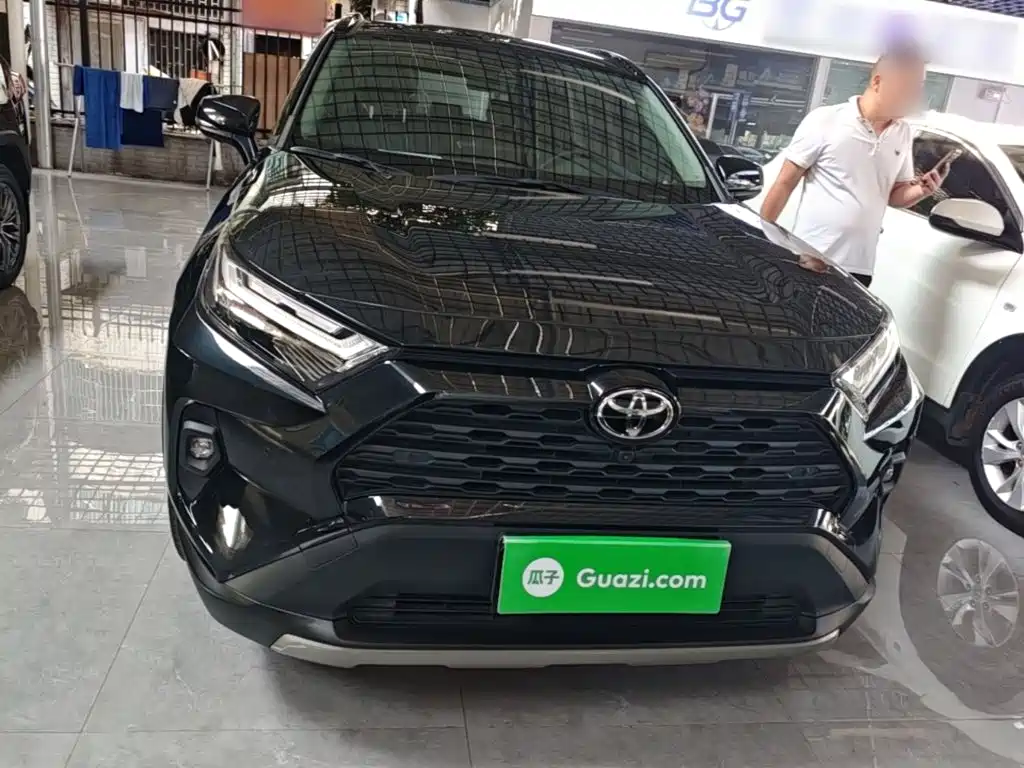 Toyota RAV4 — фото 2